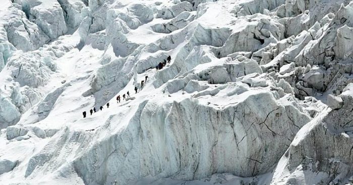 Ấn[-]Độ:[-]H&agrave;ng[-]trăm[-]người[-]bị[-]mắc[-]kẹt[-]do[-]mưa[-]tuyết[-]ở[-]bang[-]Himachal[-]Pradesh[-]